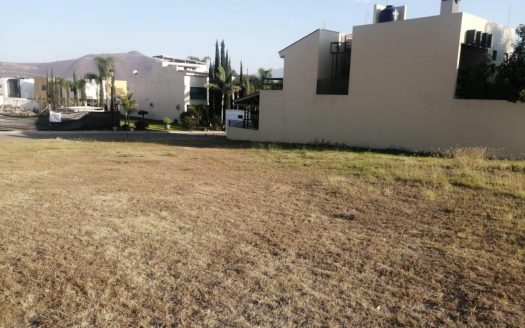 TERRENO DENTRO DE FRACC. PRIVADO CAMPESTRE, COLINAS DE SANTA ANITA, TLAJOMULCO