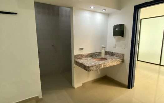 RENTA CONSULTORIO NUEVO SOBRE MARIANO OTERO, EL COLLI URBANO, ZAPOPAN