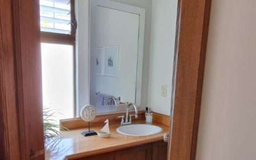 VENTA CASA DE LUJO CON MUCHA ILUMINACIÓN NATURAL, FRACC. SAN WENCESLAO, ZAPOPAN