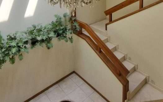 VENTA CASA DE LUJO CON MUCHA ILUMINACIÓN NATURAL, FRACC. SAN WENCESLAO, ZAPOPAN