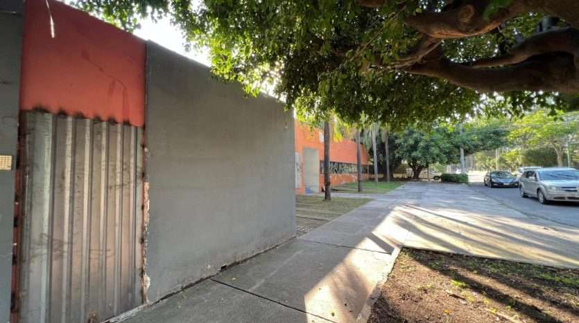 VENTA TERRENO SOBRE AV. CHAPALITA PARA EDIFICIO O DEPARTAMENTOS CON USO DE SUELO, CHAPALITA, GUADALAJARA