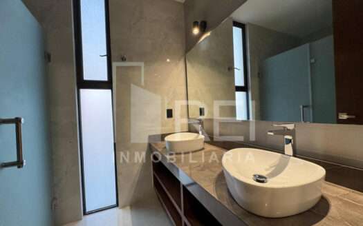 VENTA CASA NUEVA CON ROOF GARDEN EN SENDEROS DE MONTE VERDE TLAJOMULCO