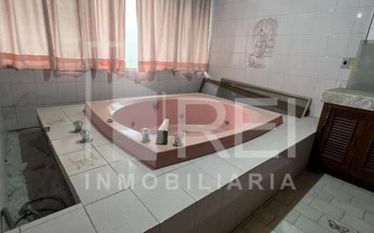 VENTA CASA LADRON DE GUEVARA GUADALAJARA