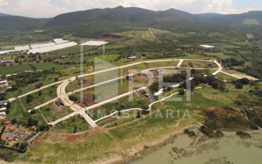 VENTA TERRENO A ORILLA DEL LAGO DE CHAPALA, LAGO LUNA EN TUXCUECA