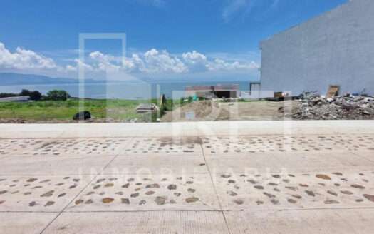 VENTA TERRENO A ORILLA DEL LAGO DE CHAPALA, LAGO LUNA EN TUXCUECA