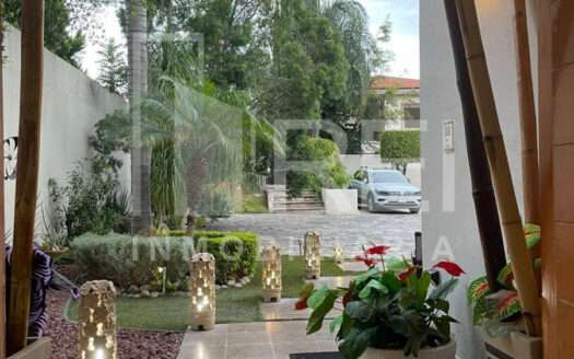 VENTA CASA DENTRO DE COTO LA JOYA EN AZALEAS BUGAMBILIAS ZAPOPAN