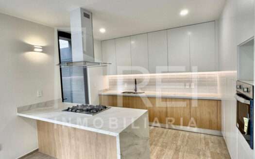 VENTA CASA NUEVA FRENTE A PARQUE COTO TOLEDO EN NUEVA GALICIA RESIDENCIAL