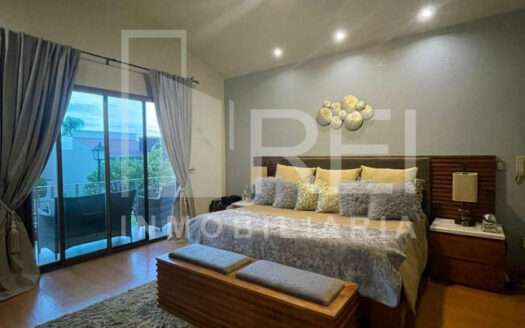 VENTA CASA DENTRO DE COTO LA JOYA EN AZALEAS BUGAMBILIAS ZAPOPAN