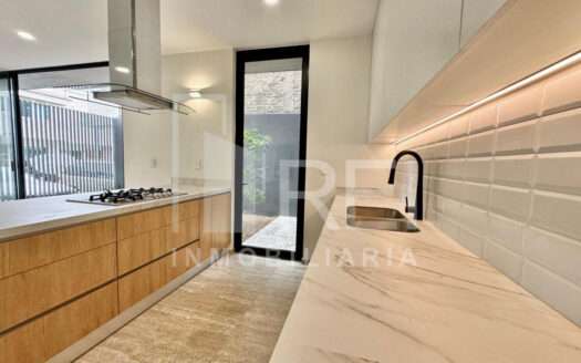 VENTA CASA NUEVA FRENTE A PARQUE COTO TOLEDO EN NUEVA GALICIA RESIDENCIAL