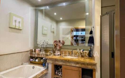 VENTA CASA DENTRO DE COTO LA JOYA EN AZALEAS BUGAMBILIAS ZAPOPAN