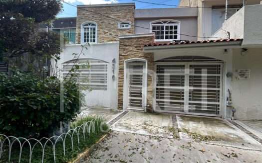 VENTA CASA EN JARDINES DE SAN IGNACIO ZAPOPAN