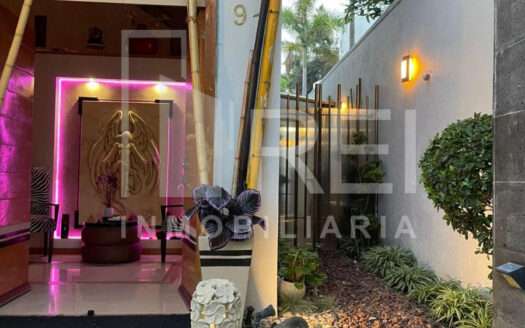 VENTA CASA DENTRO DE COTO LA JOYA EN AZALEAS BUGAMBILIAS ZAPOPAN