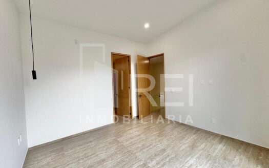 VENTA CASA NUEVA FRENTE A PARQUE COTO TOLEDO EN NUEVA GALICIA RESIDENCIAL