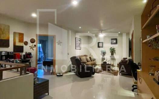 VENTA CASA DENTRO DE COTO LA JOYA EN AZALEAS BUGAMBILIAS ZAPOPAN