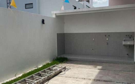 VENTA CASA DENTRO DE COTO EN CASA FUERTE TLAJOMULCO