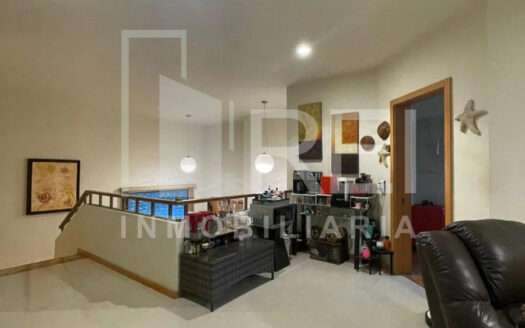 VENTA CASA DENTRO DE COTO LA JOYA EN AZALEAS BUGAMBILIAS ZAPOPAN