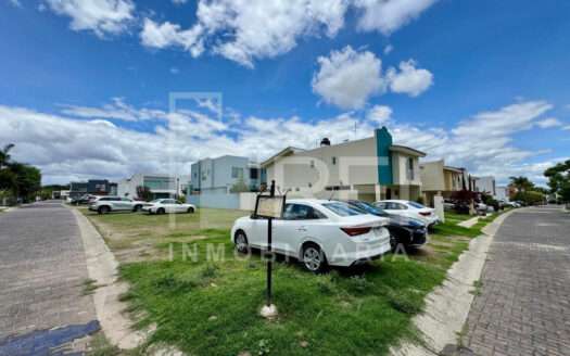 TERRENO DENTRO DE COTO CORUÑA EN NUEVA GALICIA TLAJOMULCO