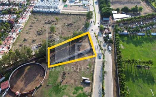 RENTA TERRENO EN ESQUINA COMERCIAL SOBRE BLVD. ALTA CALIFORNIA TLAJOMULCO