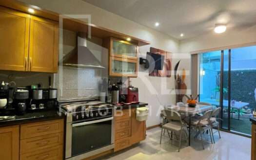 VENTA CASA DENTRO DE COTO LA JOYA EN AZALEAS BUGAMBILIAS ZAPOPAN