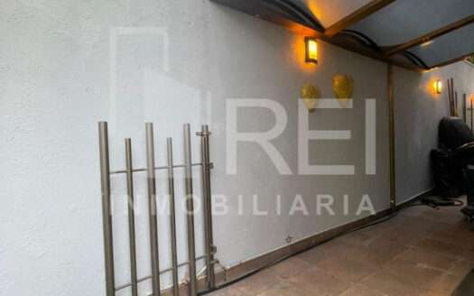 VENTA CASA DENTRO DE COTO LA JOYA EN AZALEAS BUGAMBILIAS ZAPOPAN