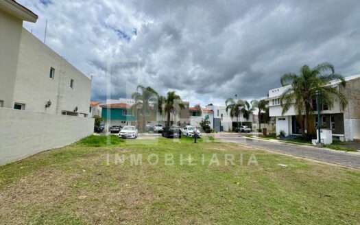 TERRENO DENTRO DE COTO CORUÑA EN NUEVA GALICIA TLAJOMULCO