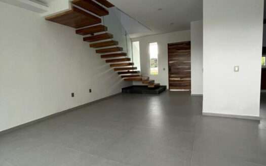 VENTA CASA DENTRO DE COTO EN CASA FUERTE TLAJOMULCO