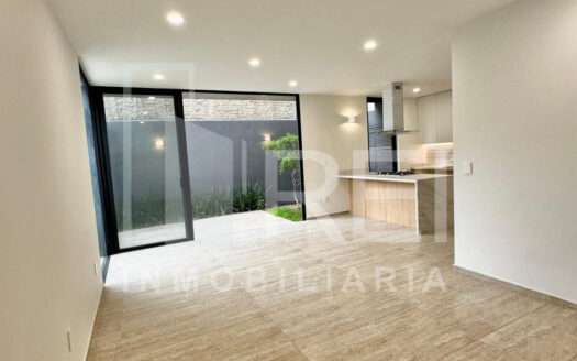 VENTA CASA NUEVA FRENTE A PARQUE COTO TOLEDO EN NUEVA GALICIA RESIDENCIAL