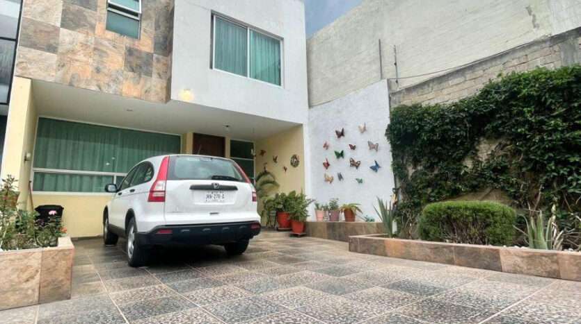 VENTA CASA DENTRO DE COTO IZVORA FRACC. EL ORIGEN TLAJOMULCO