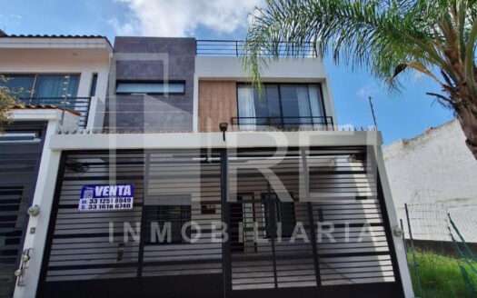 VENTA CASA PAISAJES DEL TESORO TLAQUEPAQUE