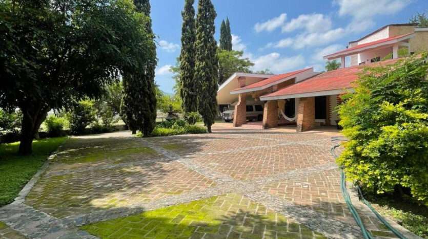 VENTA TERRENO EN AV. LOPEZ MATEOS SUR TLAJOMULCO