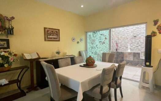 VENTA CASA DENTRO DE COTO IZVORA FRACC. EL ORIGEN TLAJOMULCO