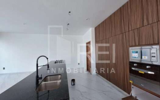 VENTA CASA EN LOS ROBLES RESIDENCIAL ZAPOPAN