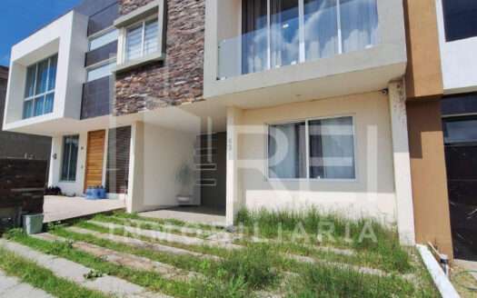 VENTA CASA DENTRO DE COTO CASA FUERTE TLAJOMULCO