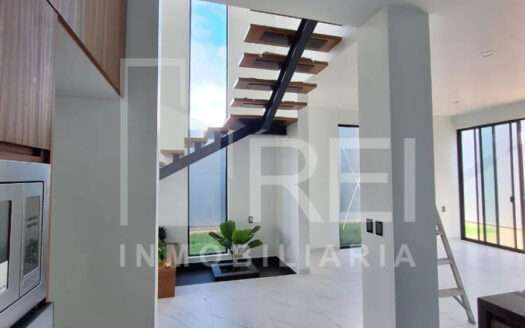 VENTA CASA EN LOS ROBLES RESIDENCIAL ZAPOPAN