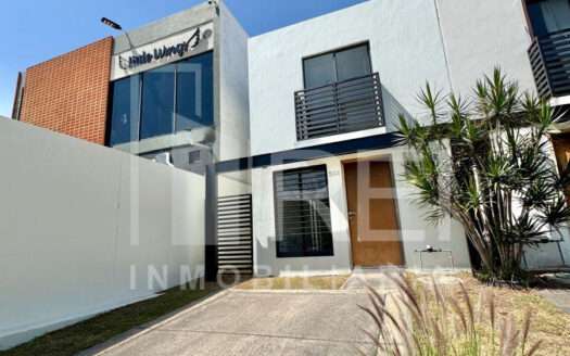 VENTA CASA EN ESQUINA ADAMAR TLAJOMULCO