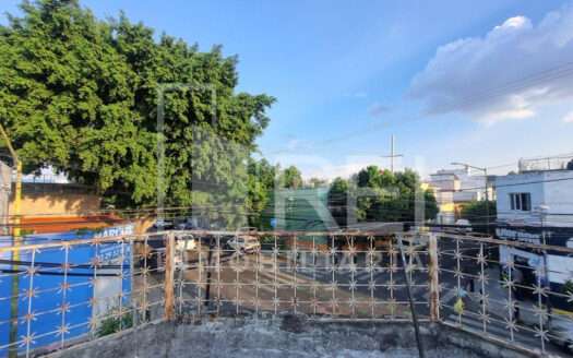 VENTA CASA EN ESQUINA PARA REMODELAR ZONA PANTEON DE MEZQUITAN GUADALAJARA