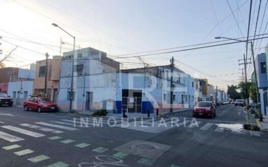 VENTA CASA EN ESQUINA PARA REMODELAR ZONA PANTEON DE MEZQUITAN GUADALAJARA
