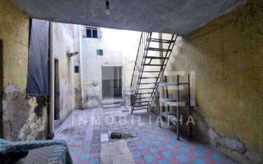 VENTA CASA EN ESQUINA PARA REMODELAR ZONA PANTEON DE MEZQUITAN GUADALAJARA