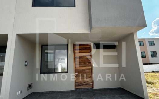 RENTA CASA EN ZOI SANTA ANITA TLAJOMULCO