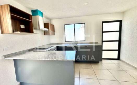 VENTA CASA EN ESQUINA ADAMAR TLAJOMULCO