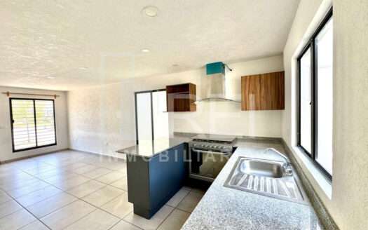 VENTA CASA EN ESQUINA ADAMAR TLAJOMULCO