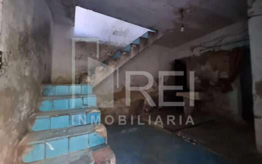 VENTA CASA EN ESQUINA PARA REMODELAR ZONA PANTEON DE MEZQUITAN GUADALAJARA