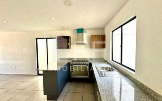 VENTA CASA EN ESQUINA ADAMAR TLAJOMULCO