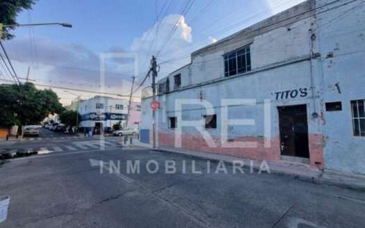 VENTA CASA EN ESQUINA PARA REMODELAR ZONA PANTEON DE MEZQUITAN GUADALAJARA
