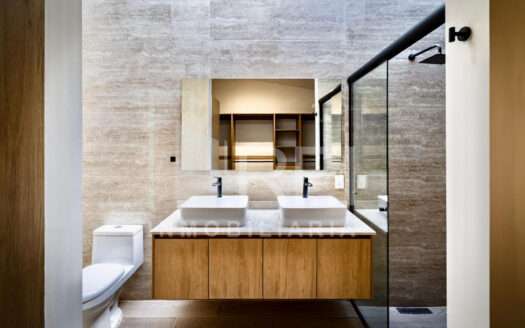 VENTA CASA NUEVA FRENTE A PARQUE COTO TOLEDO EN NUEVA GALICIA RESIDENCIAL