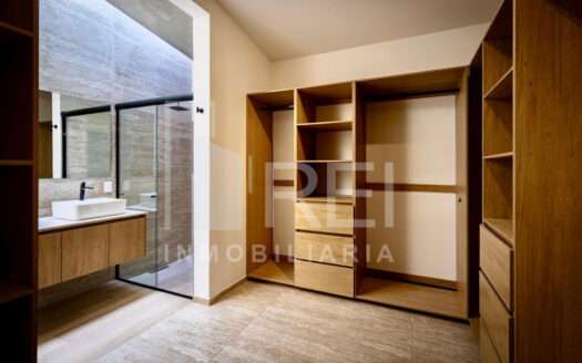 VENTA CASA NUEVA FRENTE A PARQUE COTO TOLEDO EN NUEVA GALICIA RESIDENCIAL