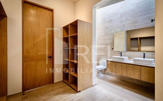 VENTA CASA NUEVA FRENTE A PARQUE COTO TOLEDO EN NUEVA GALICIA RESIDENCIAL