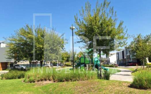 VENTA CASA EN PUNTO SUR ESTE TLAJOMULCO