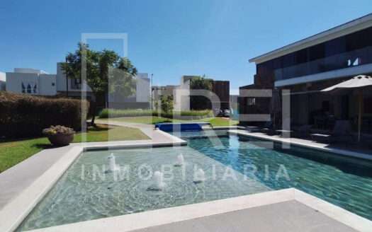 VENTA CASA EN PUNTO SUR ESTE TLAJOMULCO