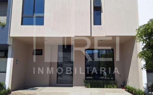 VENTA CASA EN PUNTO SUR ESTE TLAJOMULCO